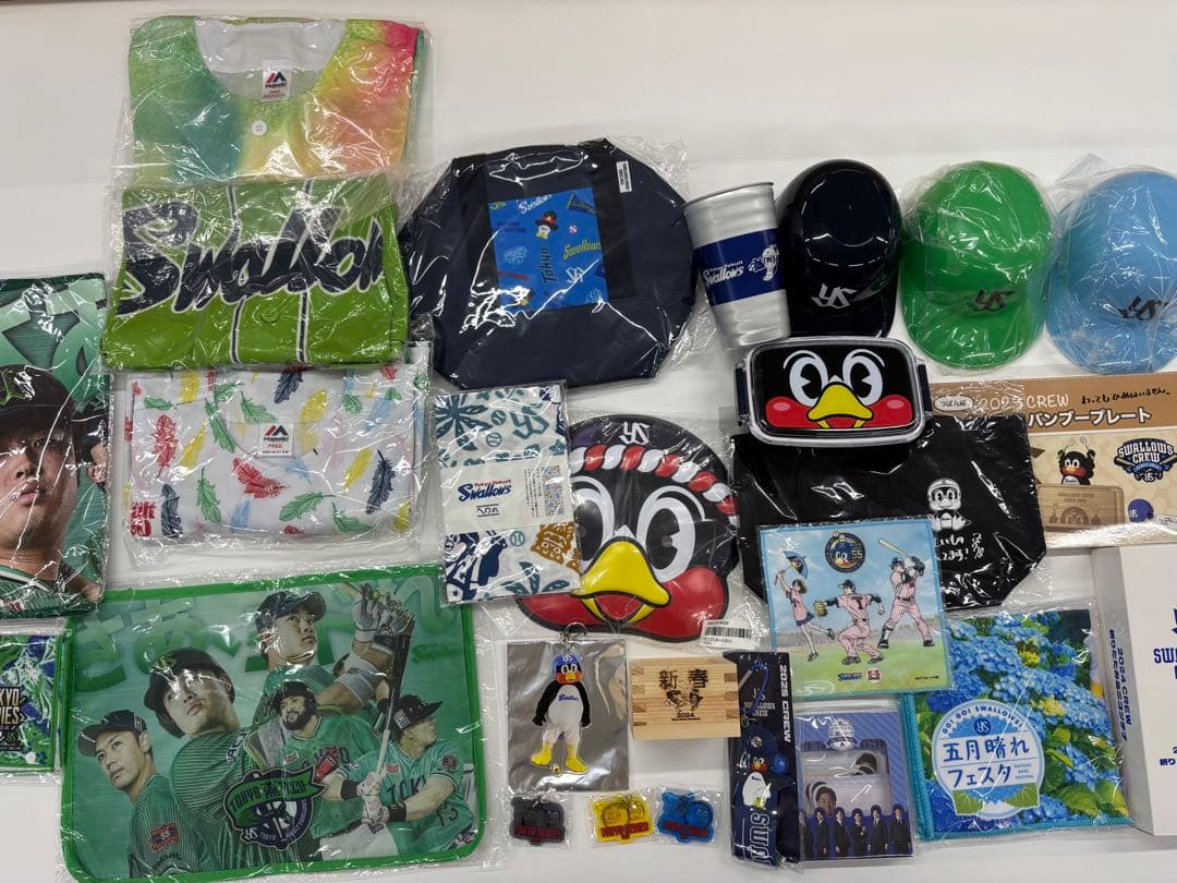 ヤクルトスワローズ グッズ一式 つば九郎 ユニフォーム・浦添手ぬぐい計25点