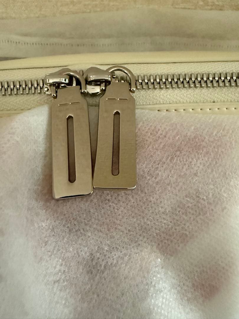 ADD CULUMN バッグ　ホワイト ❤️新品未使用❤️