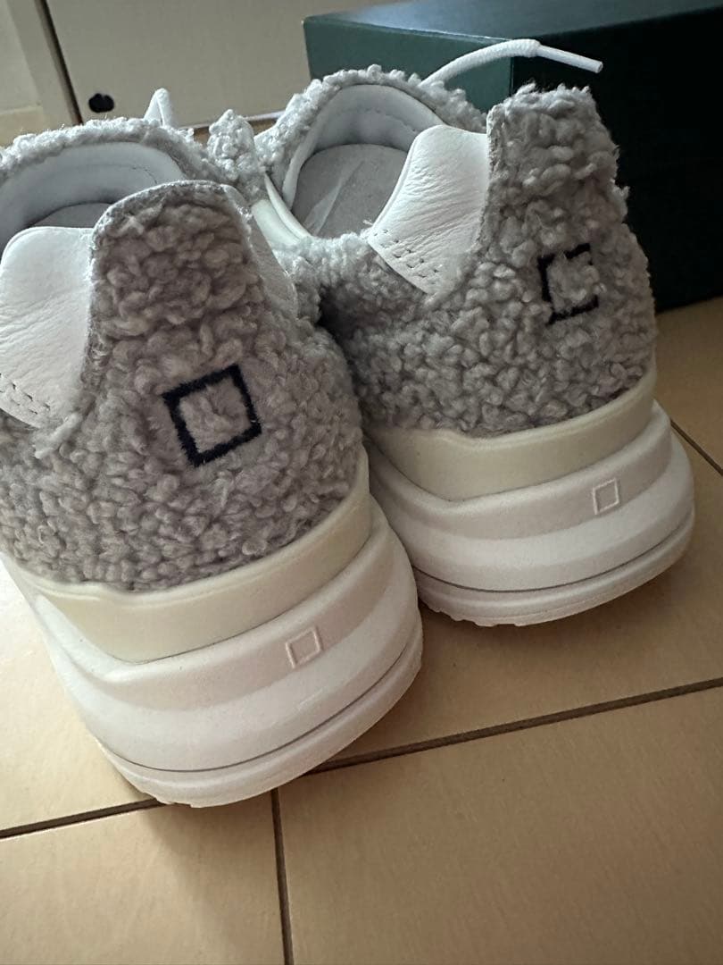 未着用　D.A.T.E. グレー ボアスニーカー