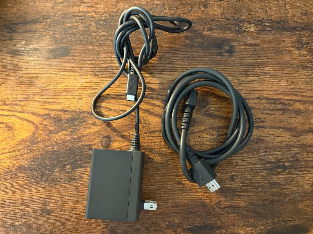 Nintendo Switch 本体 +その他備品等+カセット3つ　値下げ！