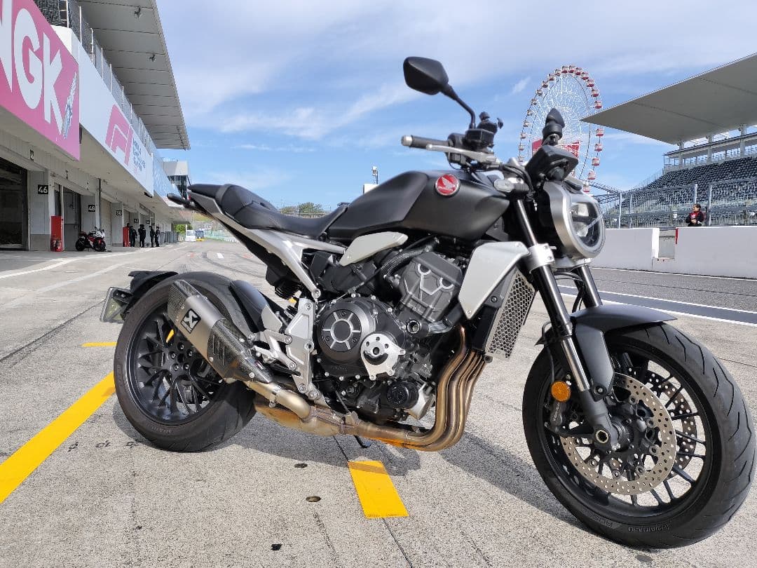 CB1000R アクラポビッチスリップマフラー