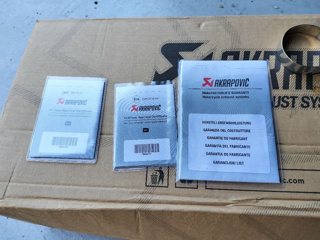 CB1000R アクラポビッチスリップマフラー