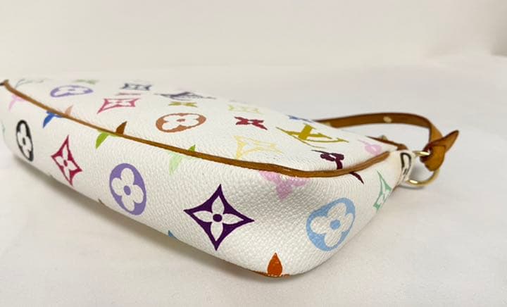 美品 ルイヴィトン　モノグラム　マルチカラー ポーチ ポシェット・アクセソワール