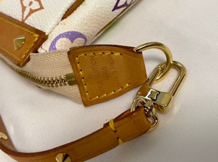 美品 ルイヴィトン　モノグラム　マルチカラー ポーチ ポシェット・アクセソワール
