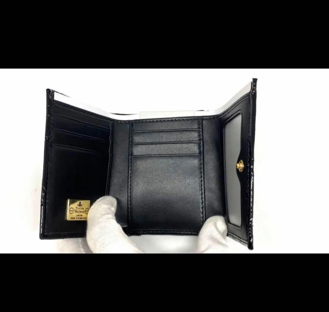 【在庫ラスト】ヴィヴィアンウエストウッド折り財布 型押しエナメル ブラック ロゴ