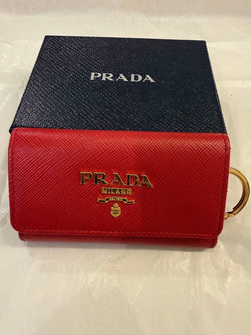 【美品】PRADA サフィアーノレザー 赤 キーケース