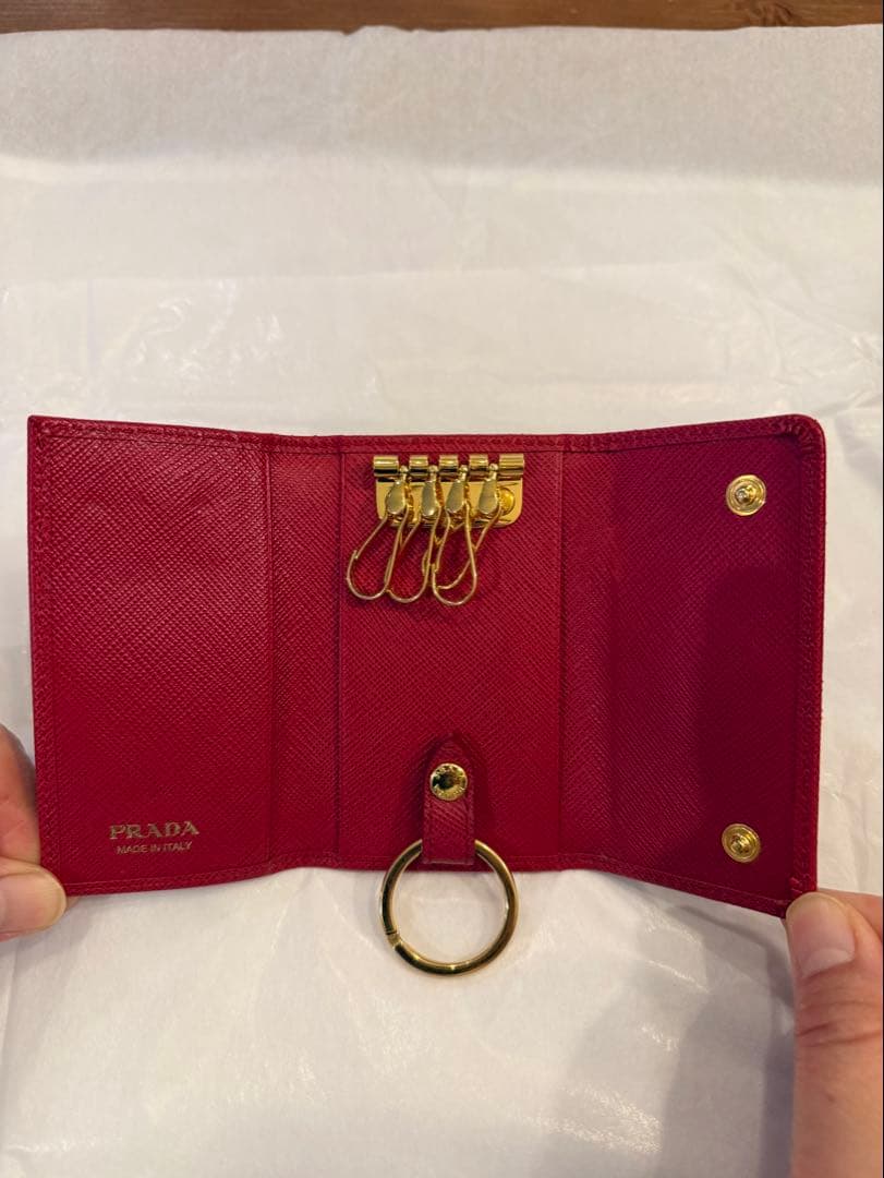 【美品】PRADA サフィアーノレザー 赤 キーケース