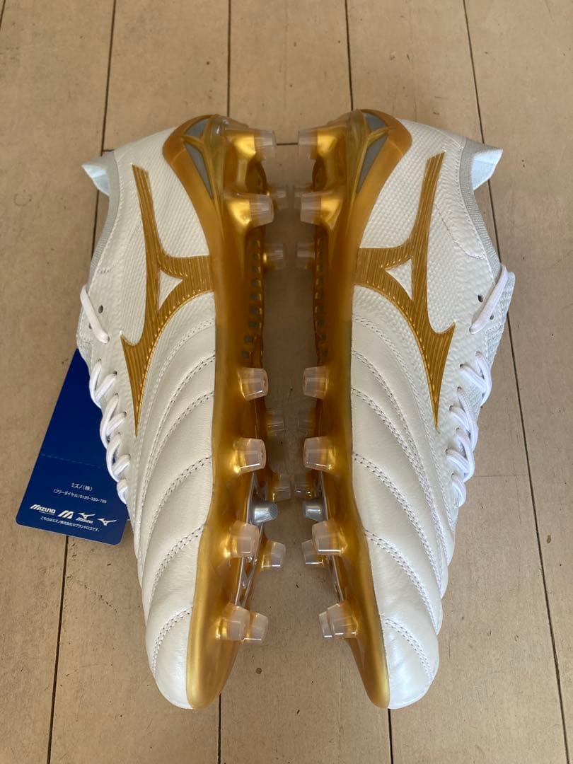 モレリアネオ4βジャパン　白✖️金　25.5㎝　新品。