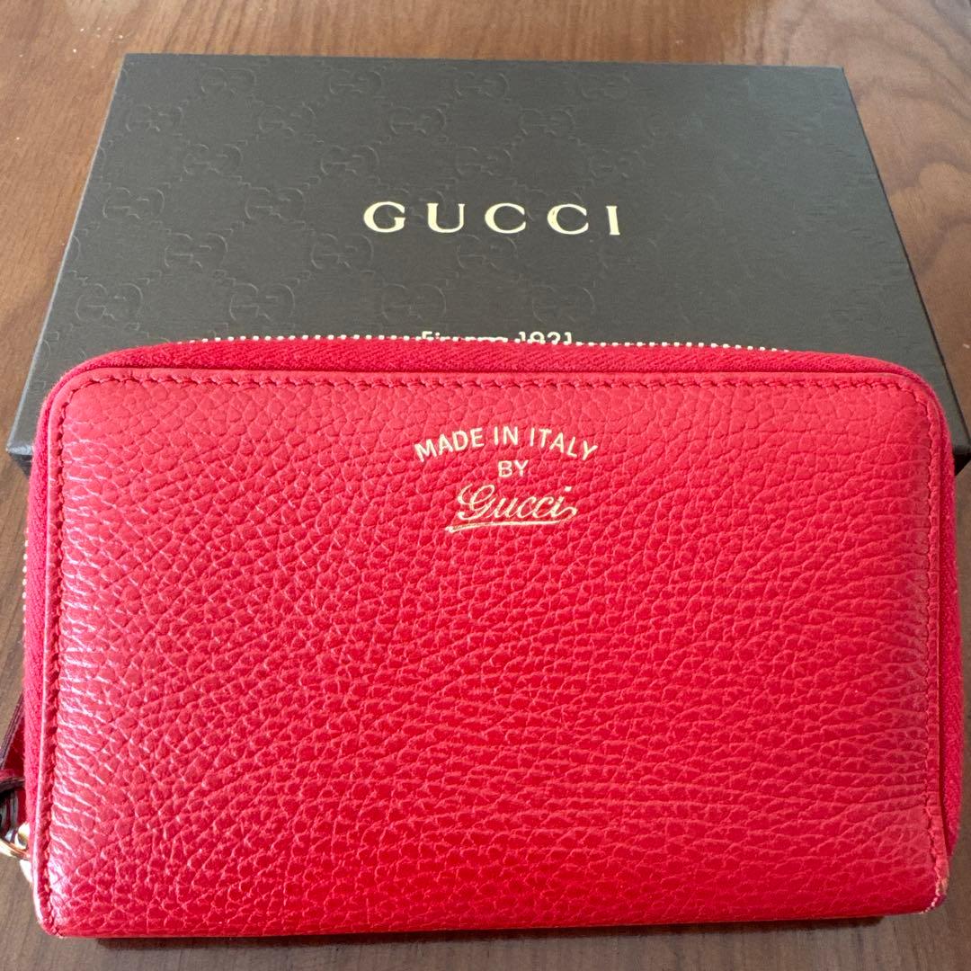 グッチ　財布　赤