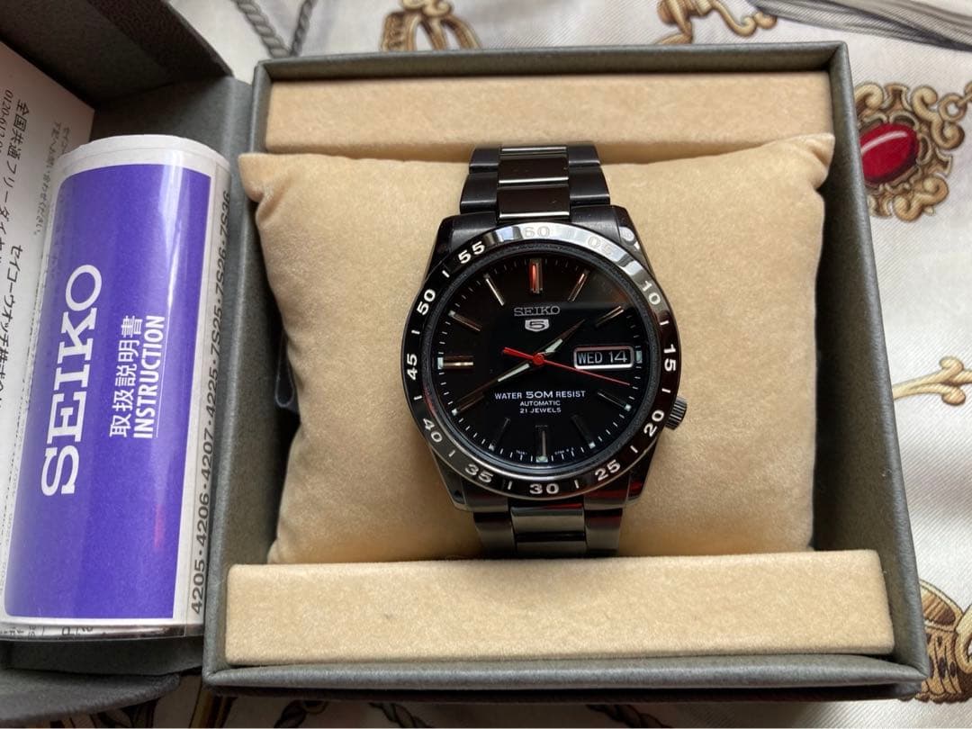 セイコー 自動巻き 時計 黒 金属ベルト