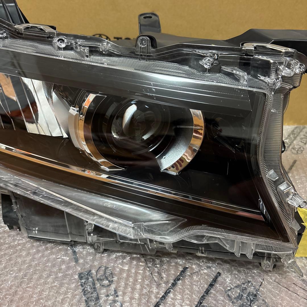 トヨタプラド右ヘッドライト