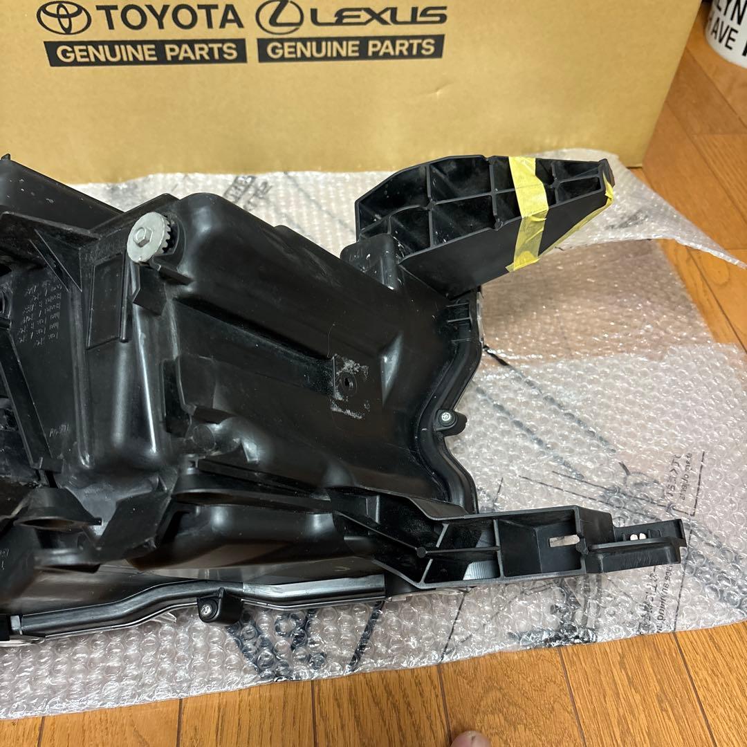 トヨタプラド右ヘッドライト