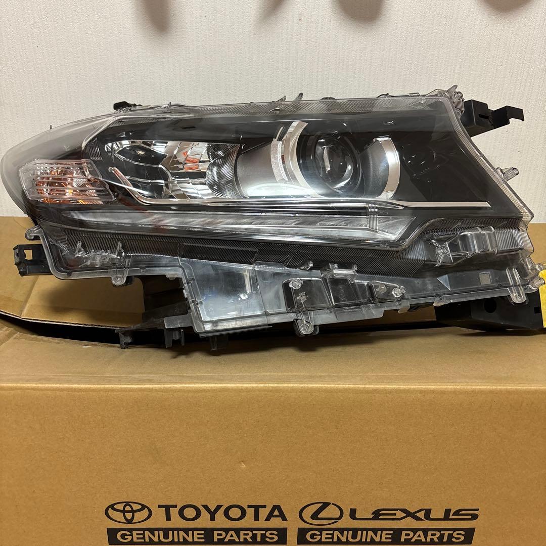 トヨタプラド右ヘッドライト