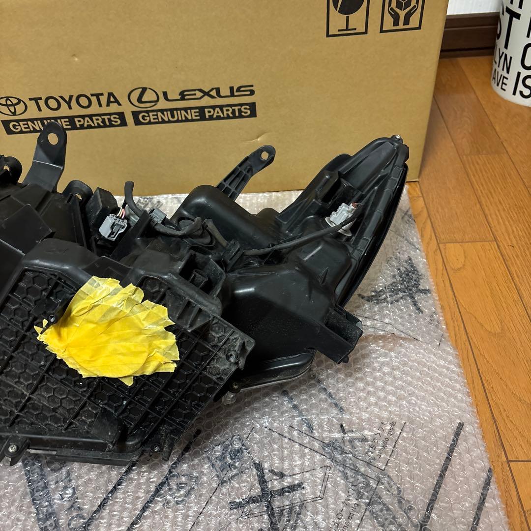 トヨタプラド右ヘッドライト