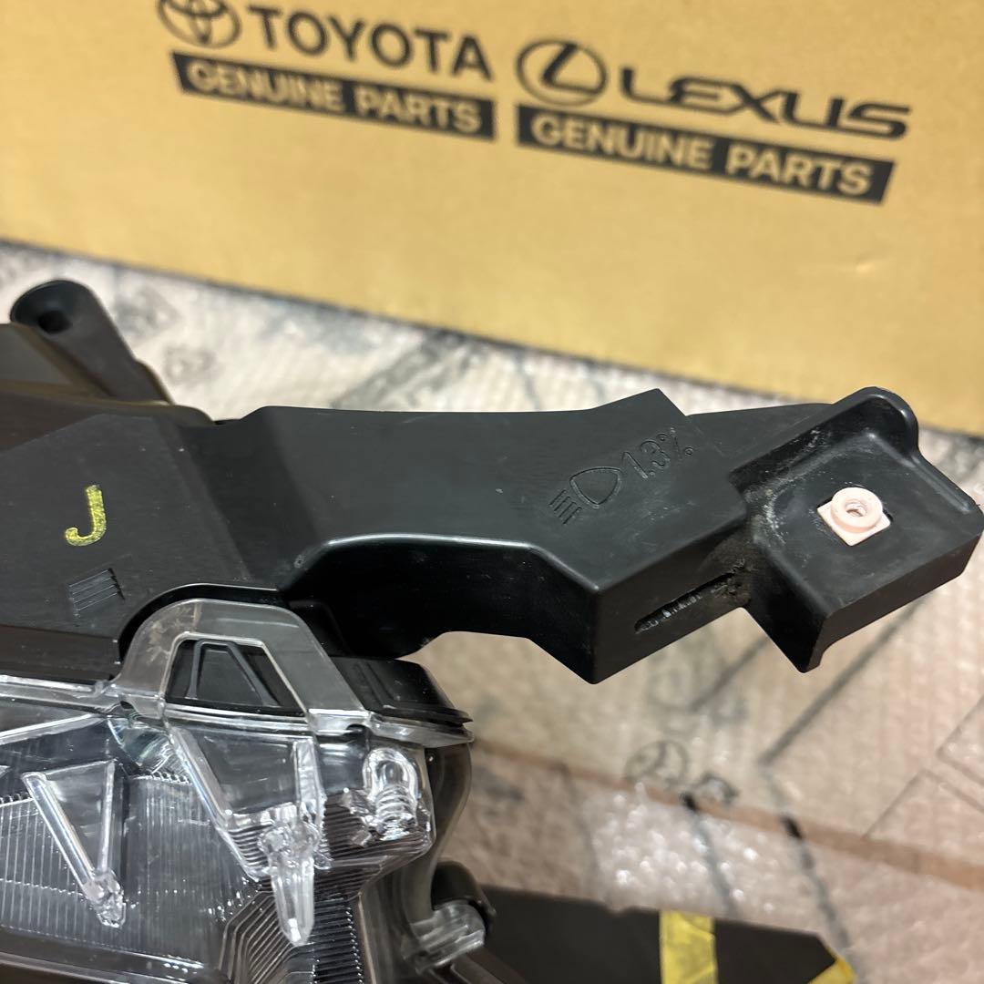 トヨタプラド右ヘッドライト