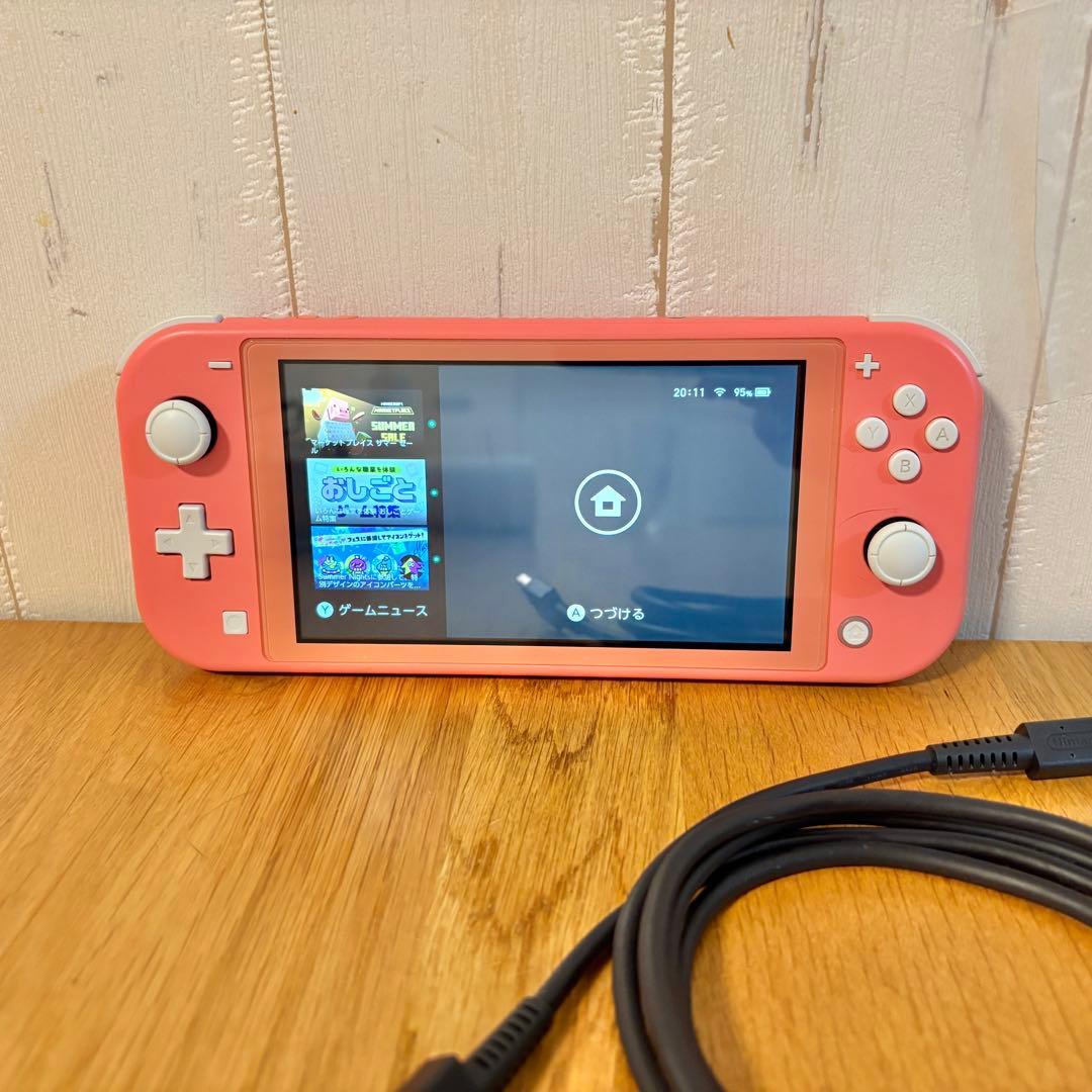 美品✨Nintendo Switch Lite コーラル 本体　充電ケーブル付き