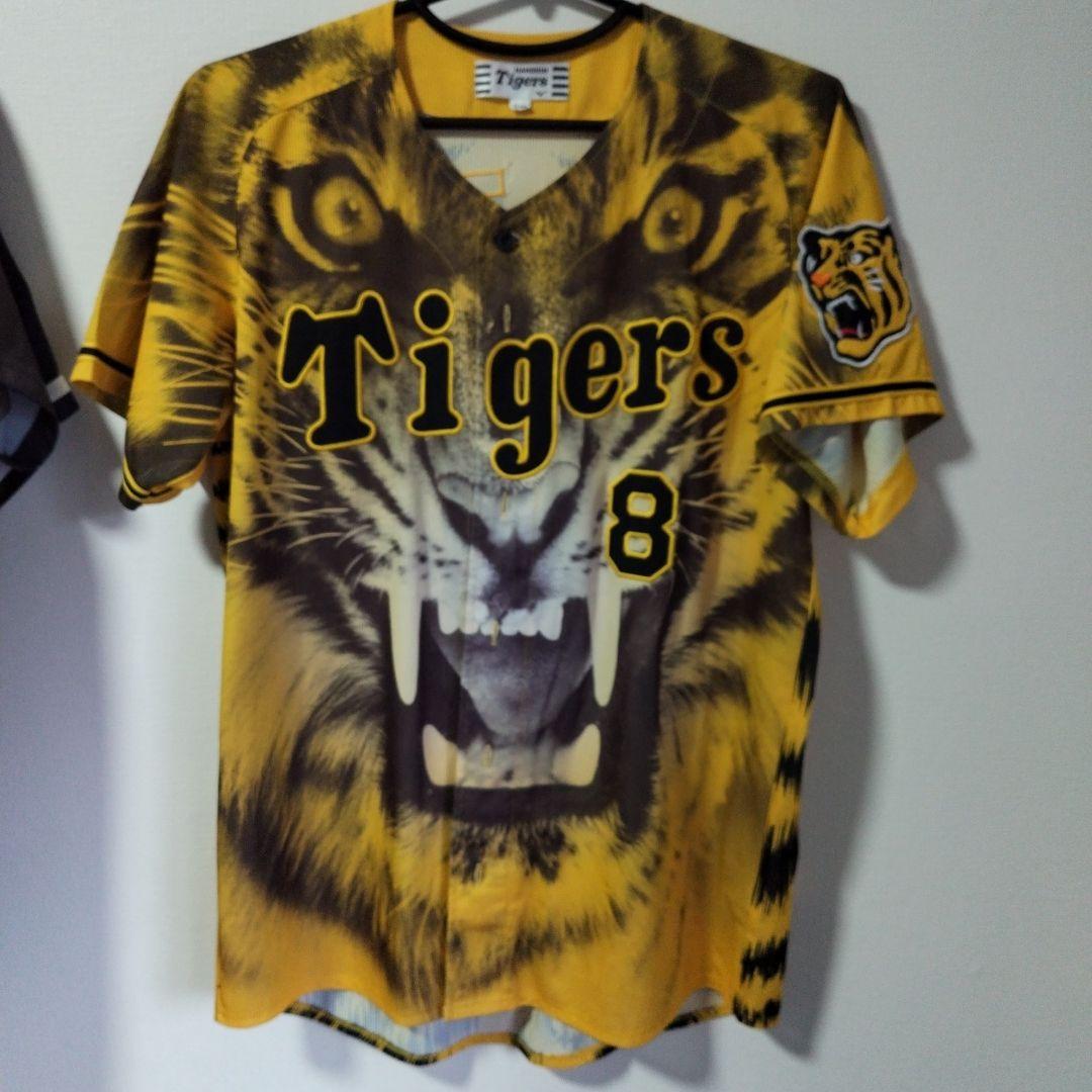 阪神タイガース 佐藤選手 8番ユニフォーム