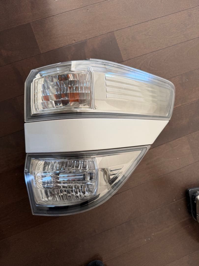 20ヴェルファイア 純正テールランプセット