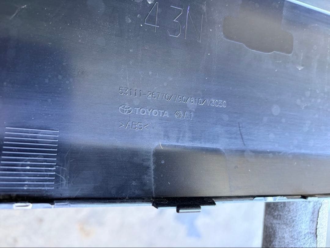 ポ*太様 ハイエース　アースカラー　トヨタ純正　ナロー　標準用　グリル　新車外し