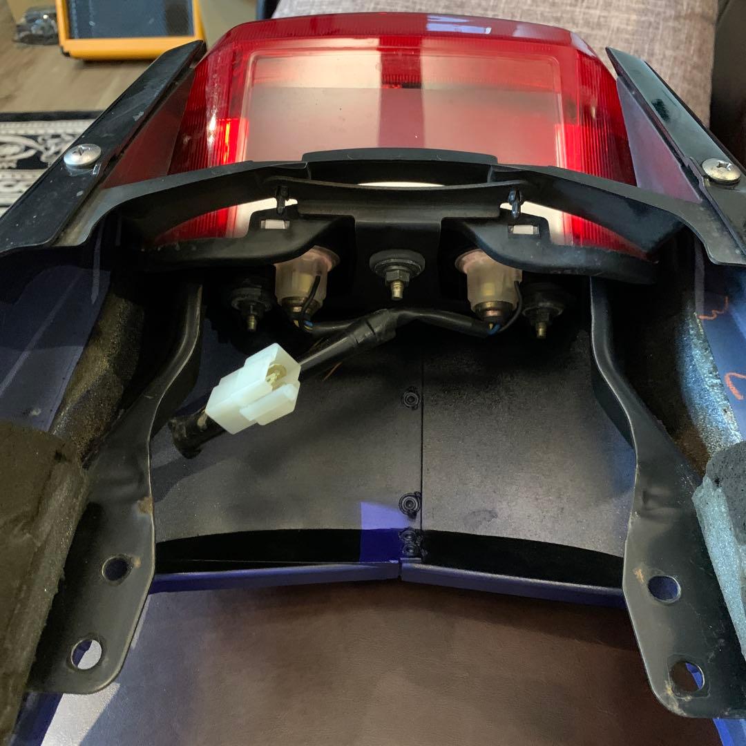 XJR1300 純正リアカウル テールランプ RP03J シートカウル