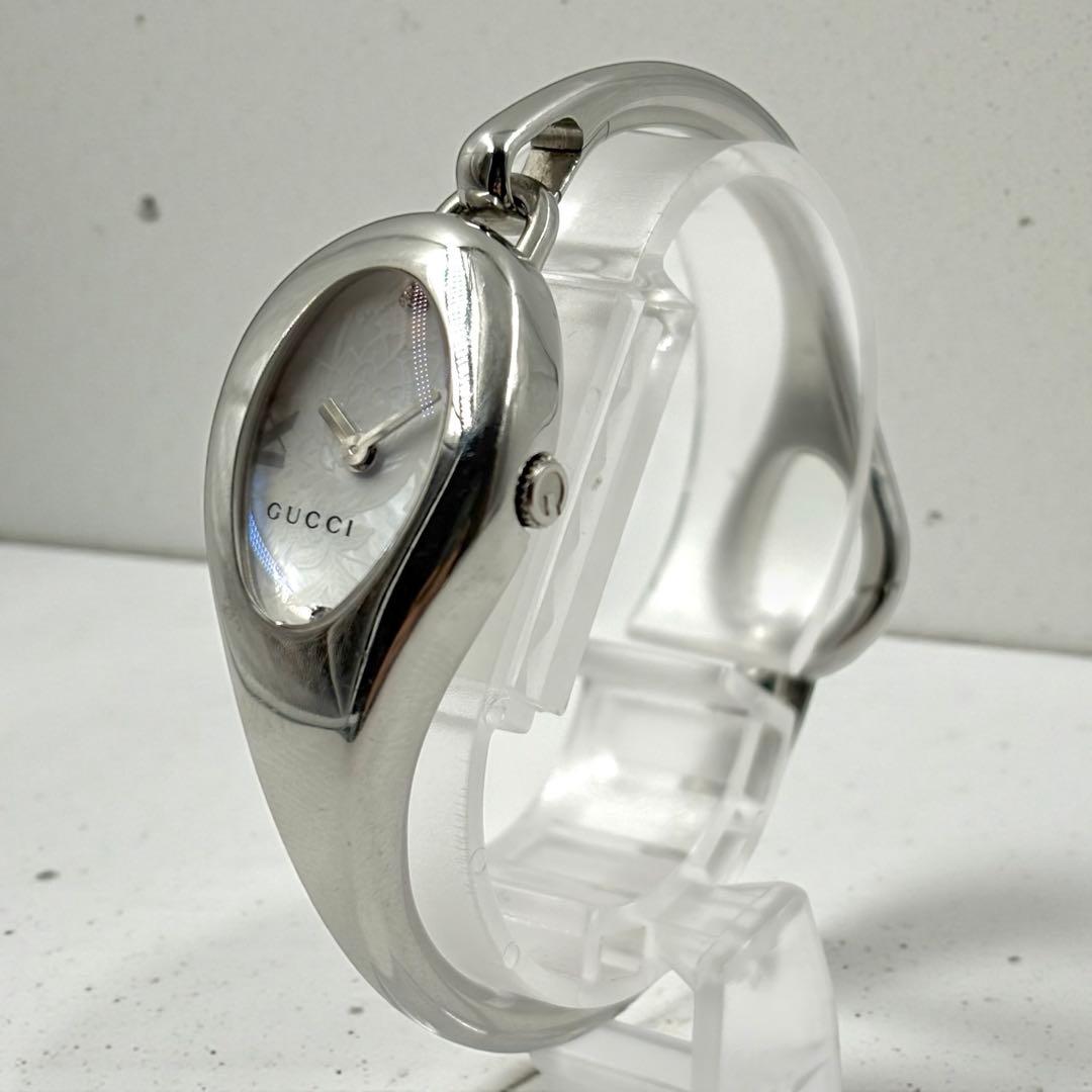 レア グッチ 103 腕時計 バングルウォッチ ダイヤ 2P フローラ シルバー