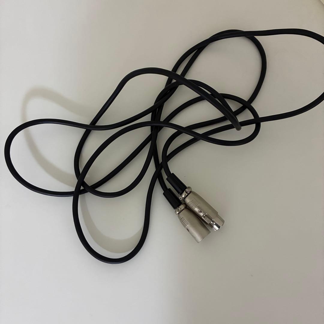 【美品】AKG C214 コンデンサーマイク ハードケース付き　マイクケーブル付