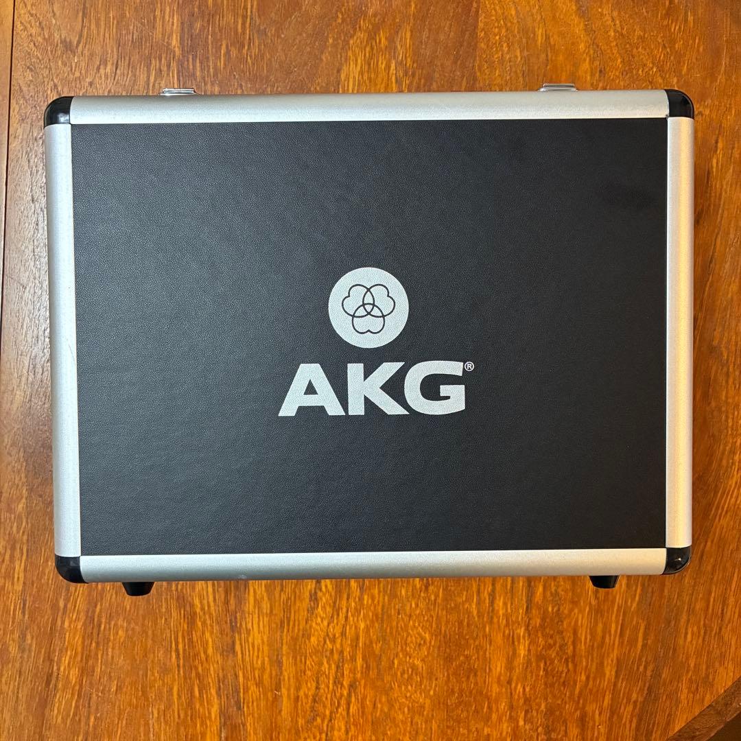 【美品】AKG C214 コンデンサーマイク ハードケース付き　マイクケーブル付