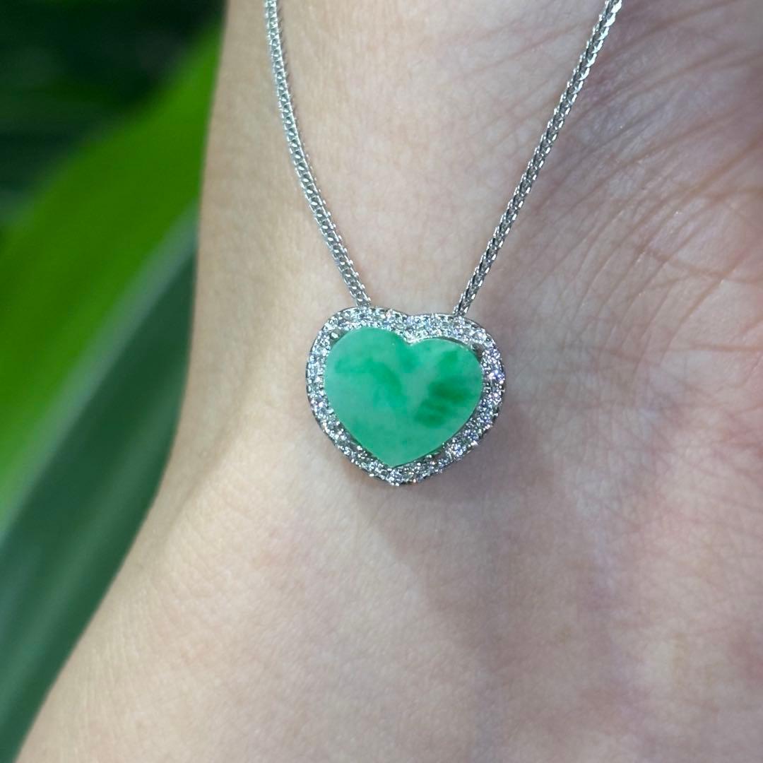 荒田進　ミャンマー産　天然本翡翠A貨　満緑色　ハート　S925 ネックレス