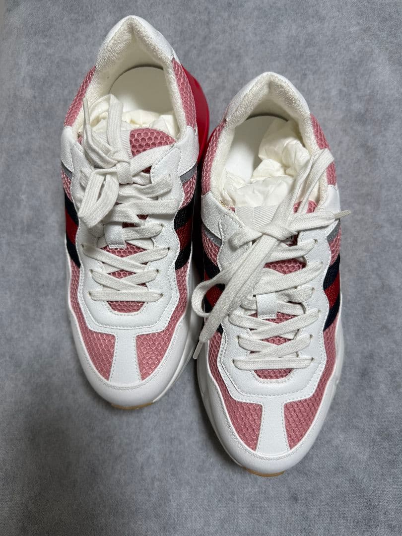 Gucci 38サイズスニーカー新品未使用