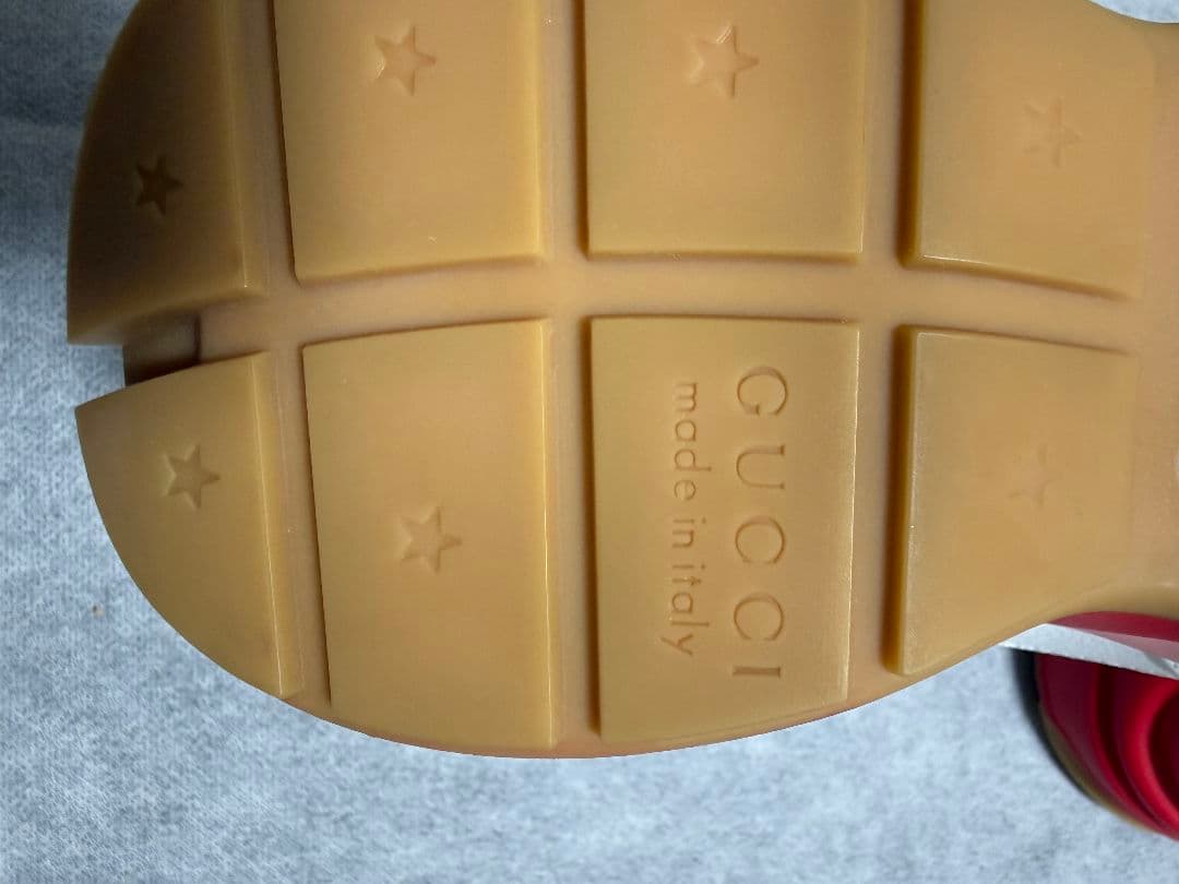 Gucci 38サイズスニーカー新品未使用