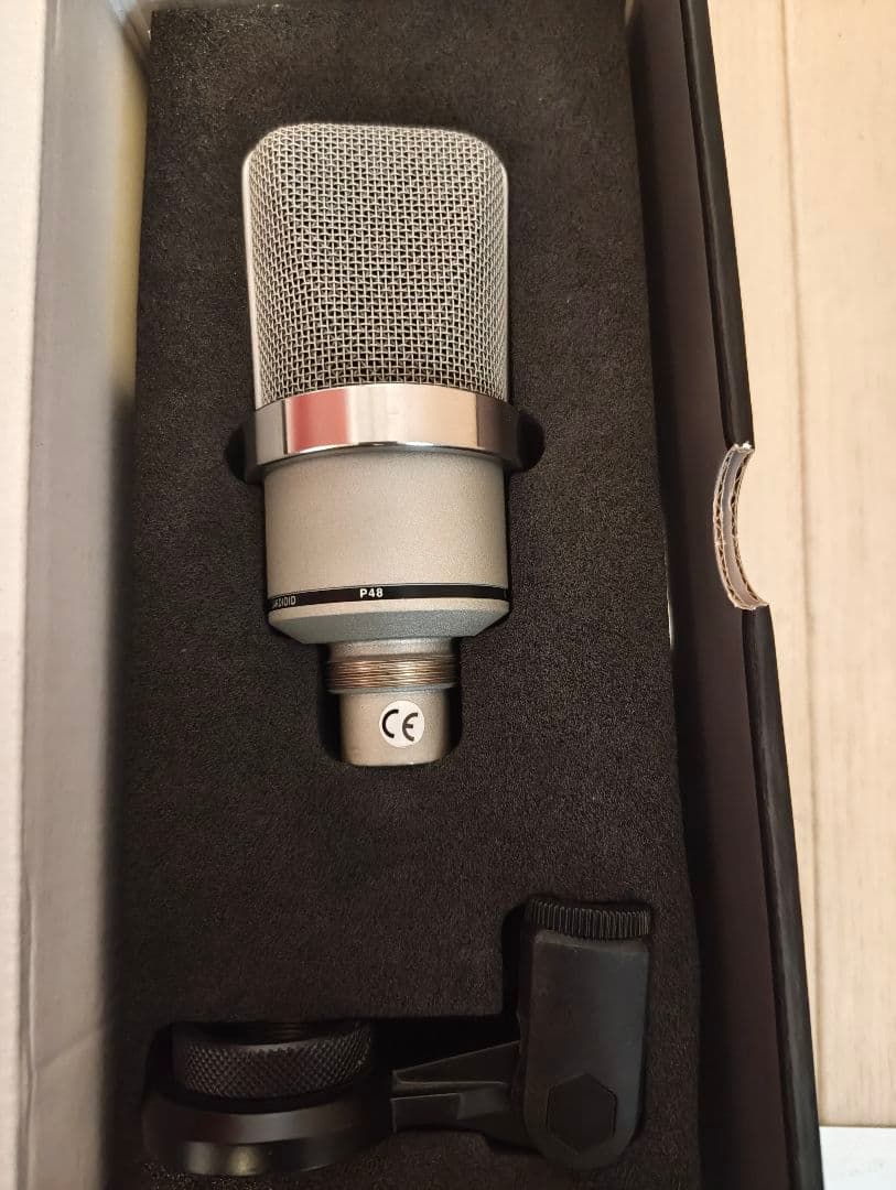 Neumann TLM 102 コンデンサーマイク