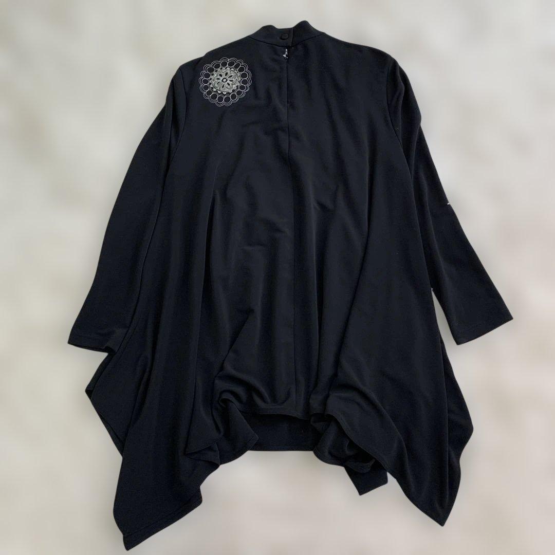 トクコプルミエヴォル（TOKUKO 1er VOL）刺繍　チュニック　変形　花柄