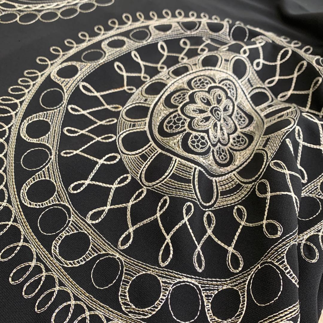 トクコプルミエヴォル（TOKUKO 1er VOL）刺繍　チュニック　変形　花柄