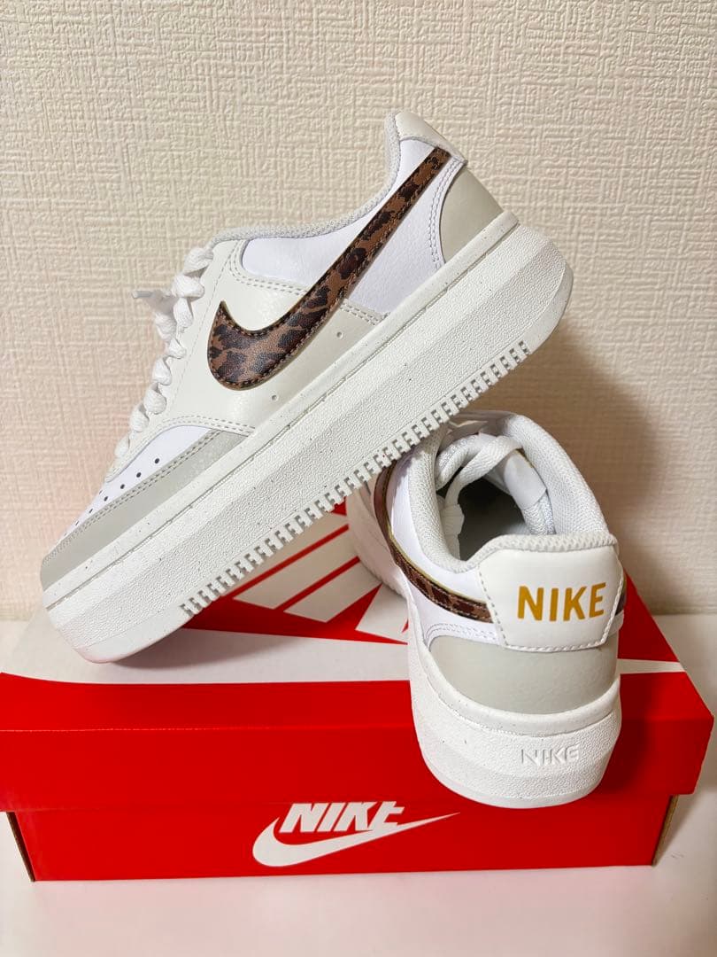 【新品】ナイキ　コート　ビジョン　アルタ　レオパード　スニーカー23.5㎝