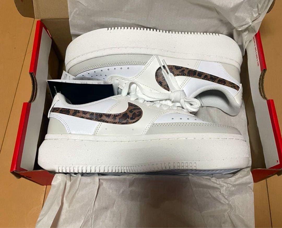 【新品】ナイキ　コート　ビジョン　アルタ　レオパード　スニーカー23.5㎝