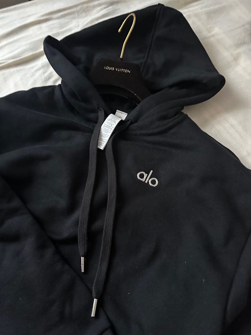 alo 黒 フード付きパーカー S 新品未使用タグ付