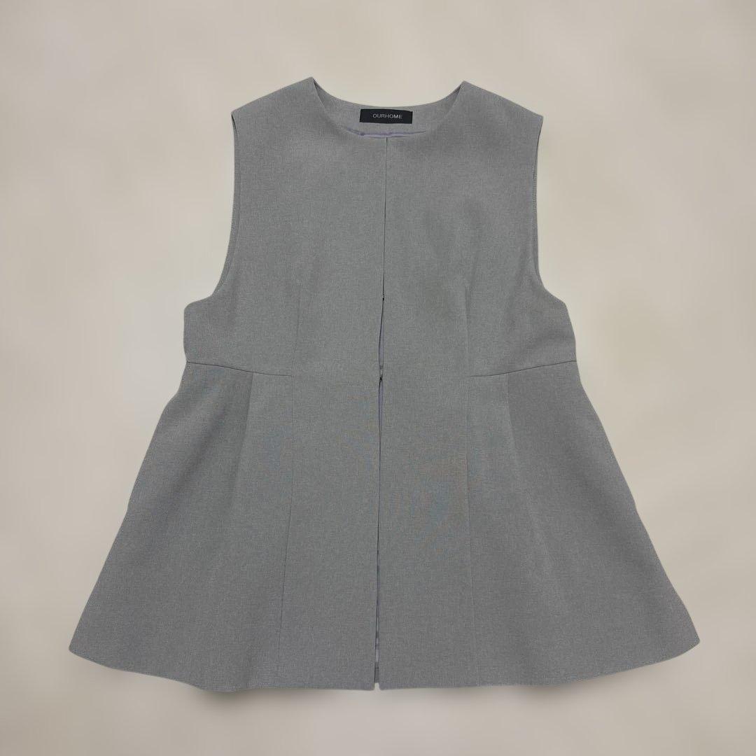 OUR our シルエットがきれいな2wayペプラムベスト