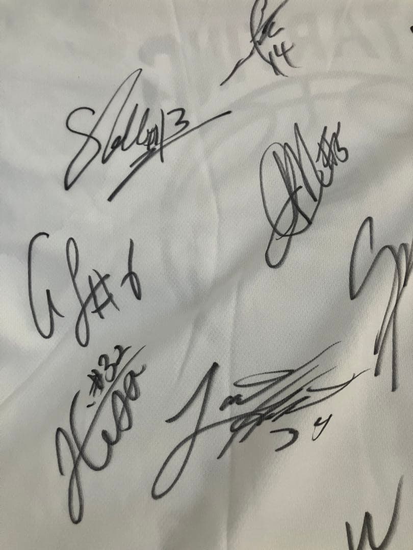 2016 琉球　キングス　Bリーグ　メンバー　直筆　サイン　Tシャツ　NBA