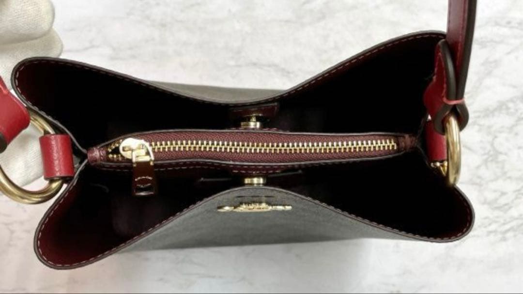 コーチ　シグネチャー　スモールタウンバケットバッグ