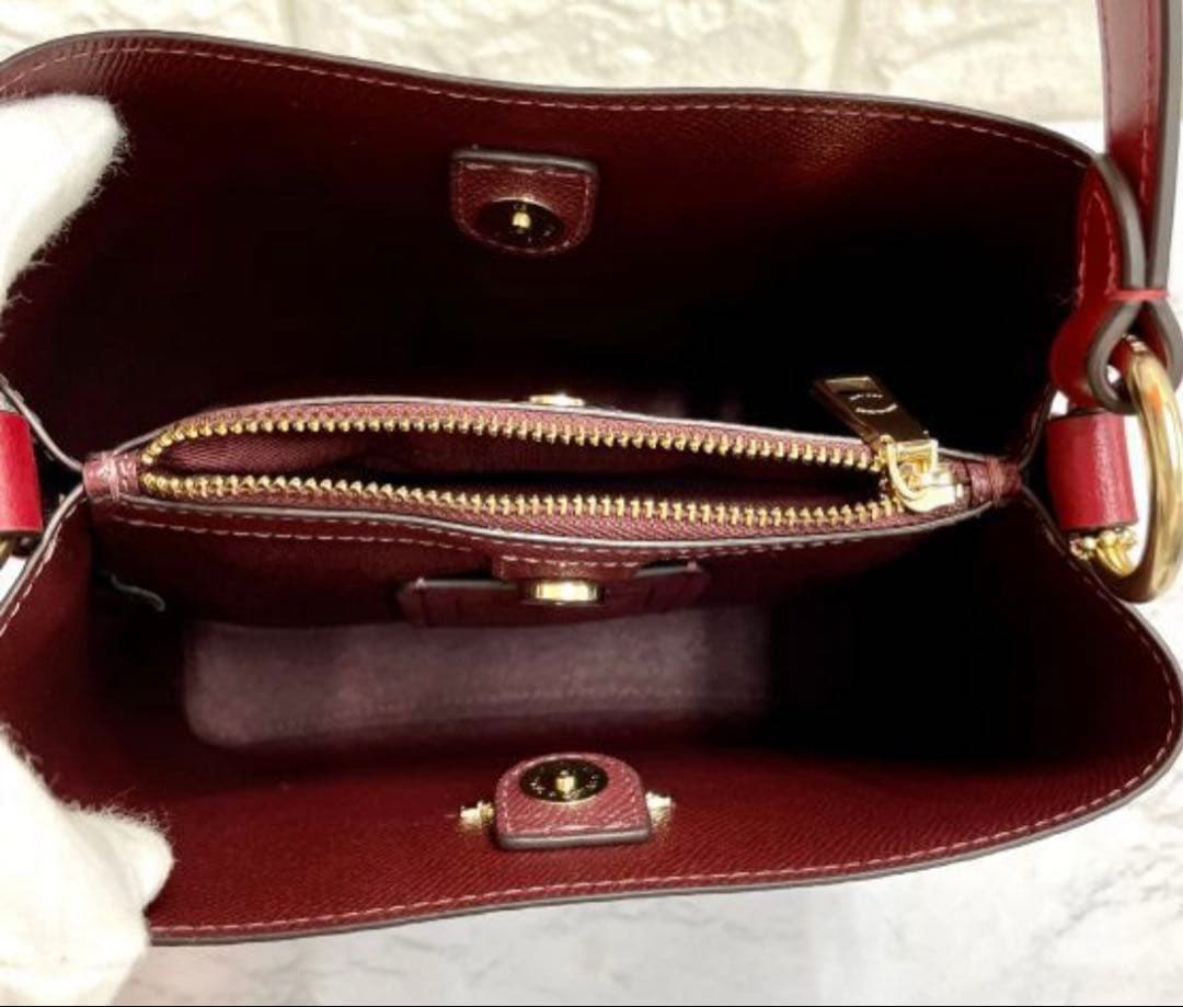 コーチ　シグネチャー　スモールタウンバケットバッグ