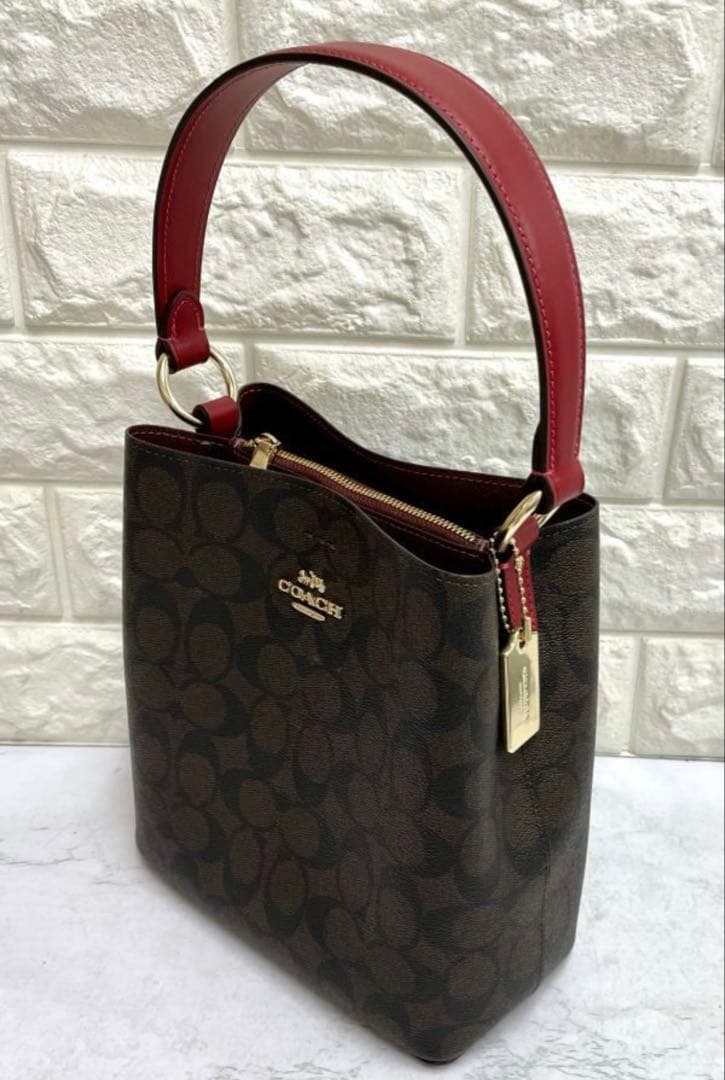 コーチ　シグネチャー　スモールタウンバケットバッグ