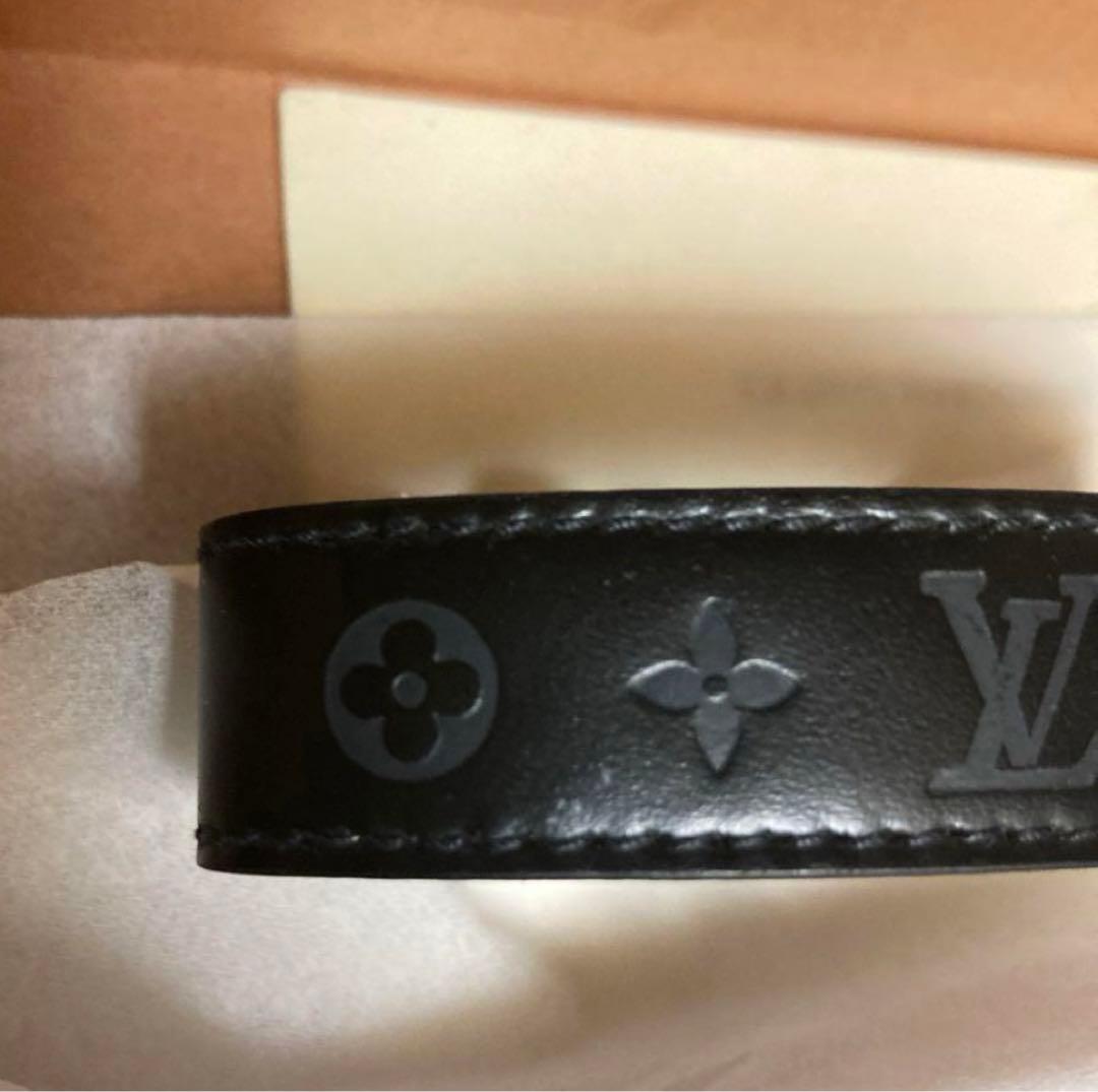 Louis Vuitton ブラックレザーバングル　ブレスレット　ルイビィトン