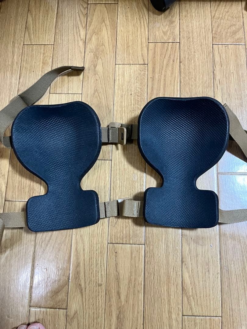 【即購入可】アークテリクス　膝パッド ARCTERYX pro leaf