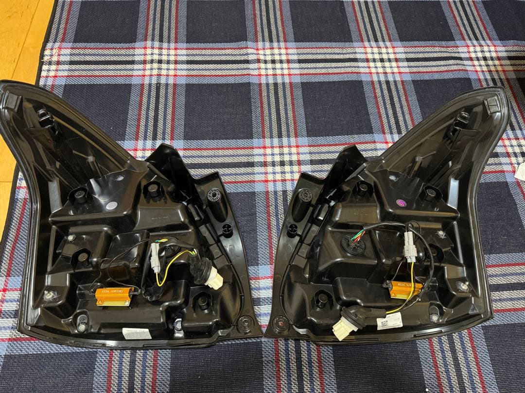 し*ち様 スイフトスポーツ ZC33S テールランプ