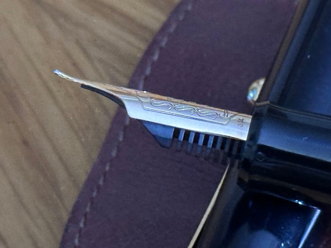 Pilot Custom823 万年筆 黒