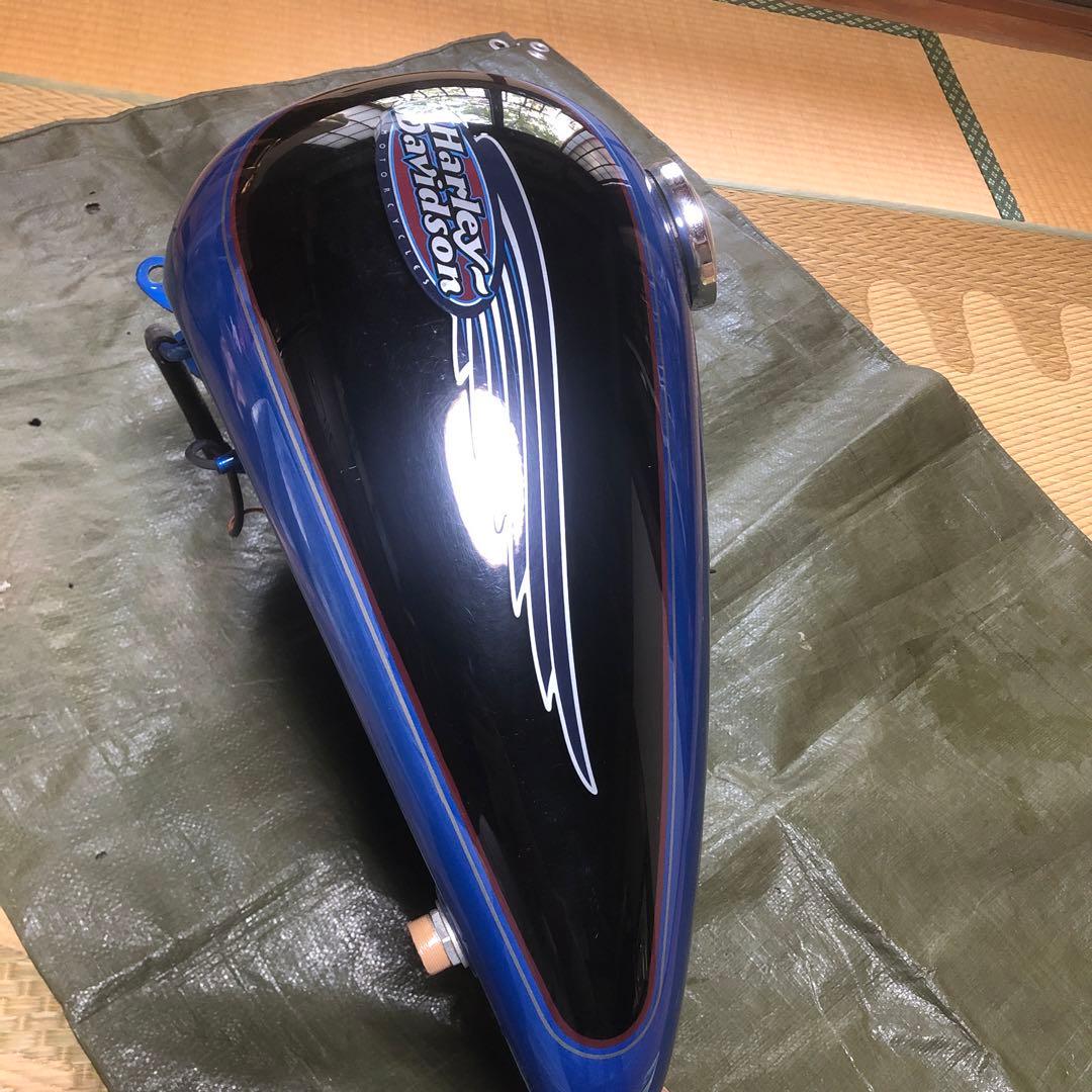 ハーレーダビッドソン　純正タンク　ソフテイル 2004年　fxsts