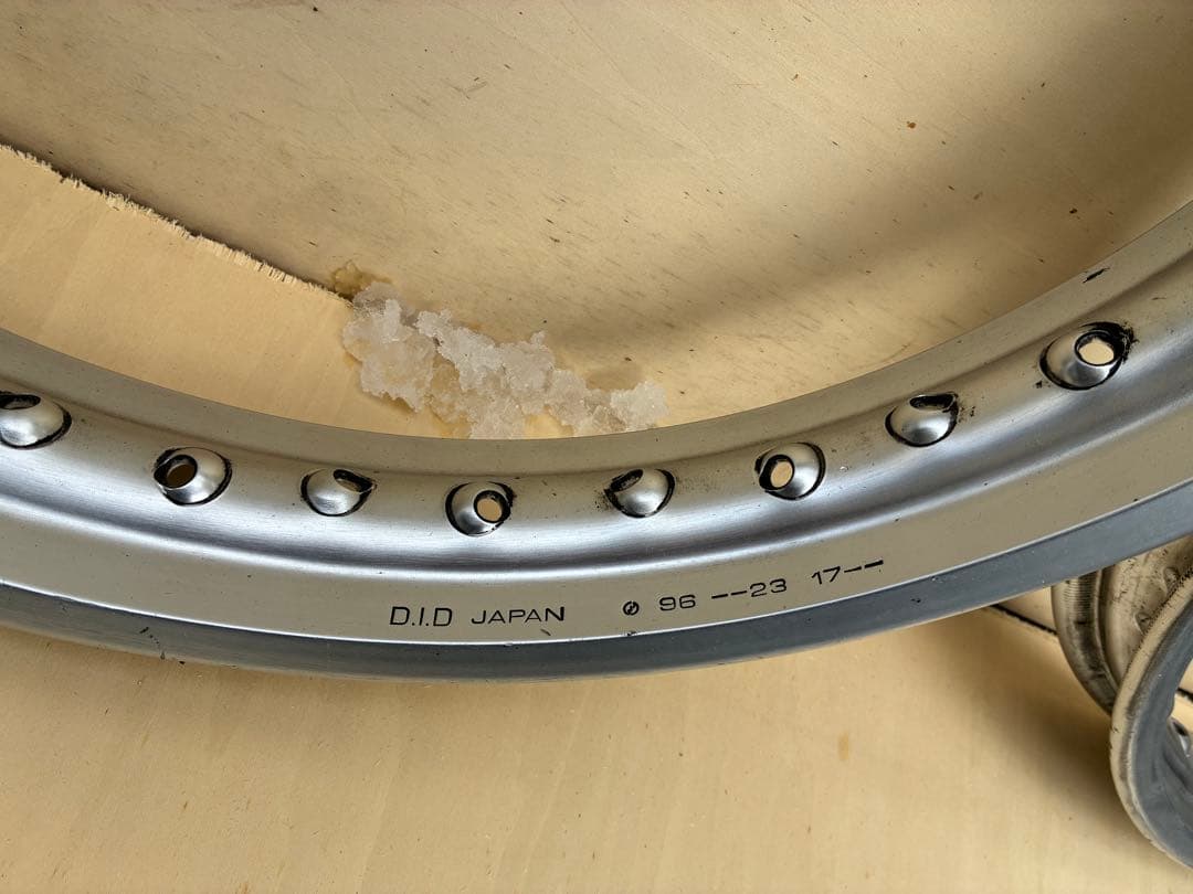 18インチリム　SR400など