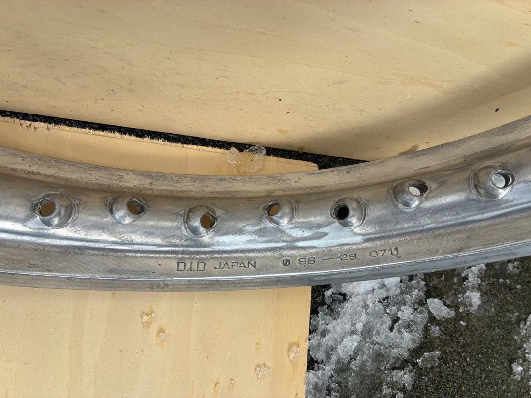 18インチリム　SR400など