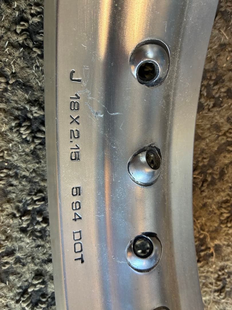 18インチリム　SR400など