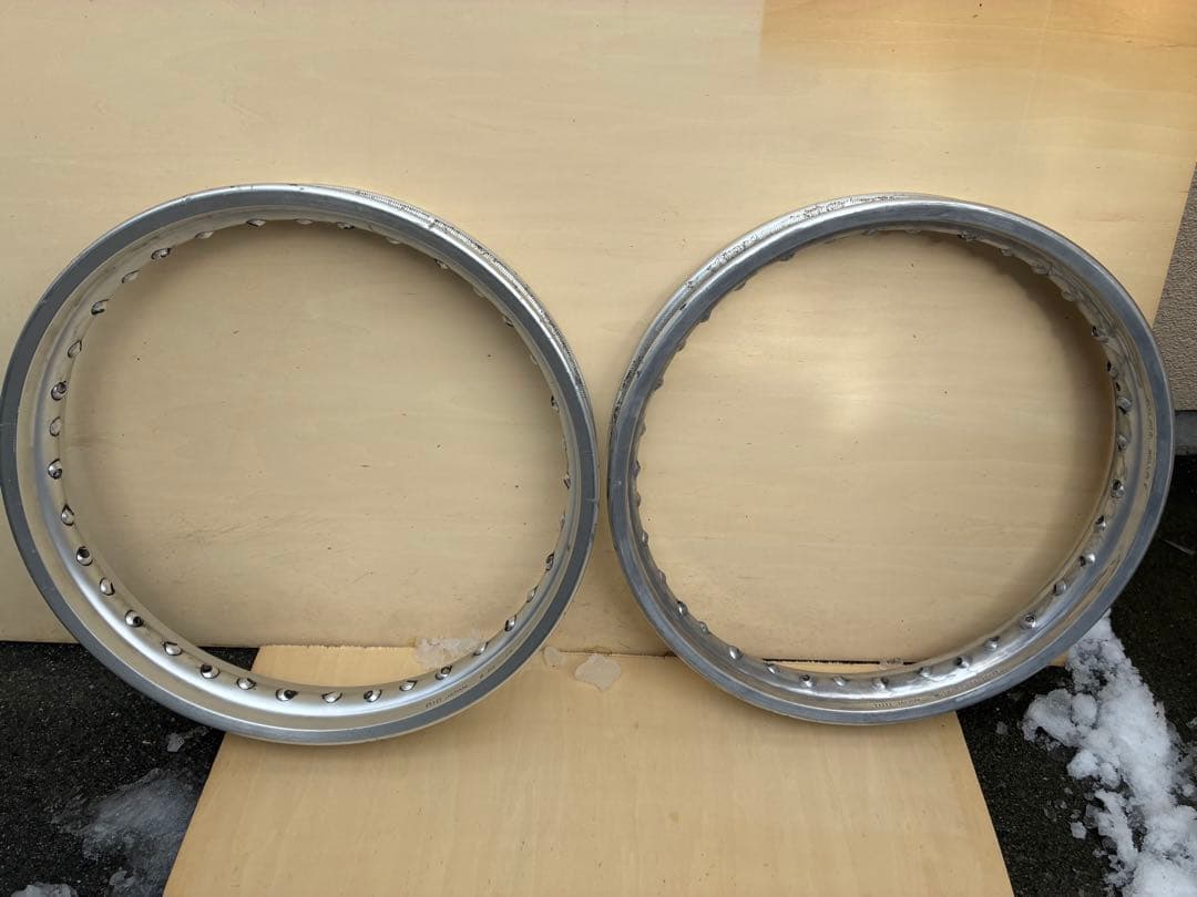 18インチリム　SR400など